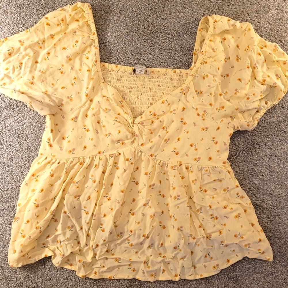 Flowy Top with Puffy Sleeves